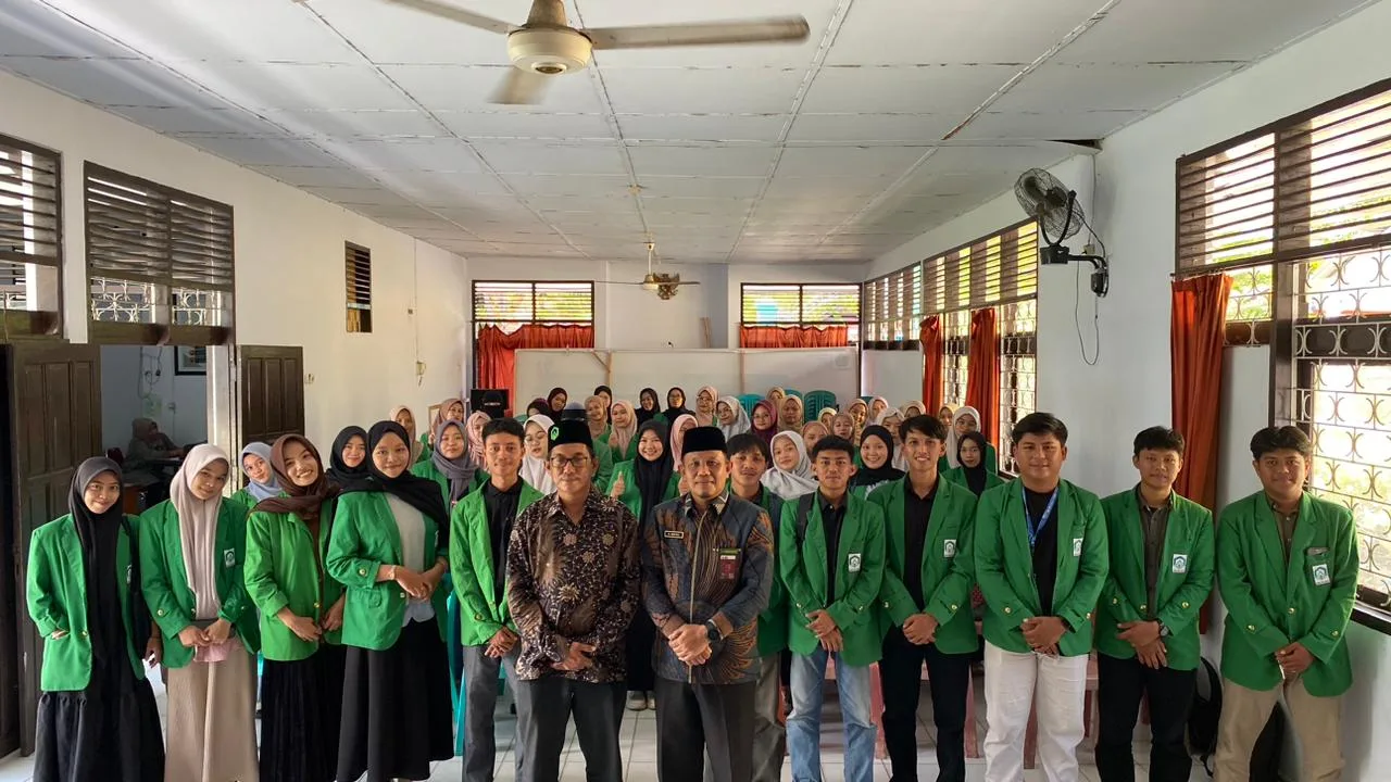 Belajar dari Lapangan: Mahasiswa BKI UIN Palopo Magang di KUA Kota Palopo