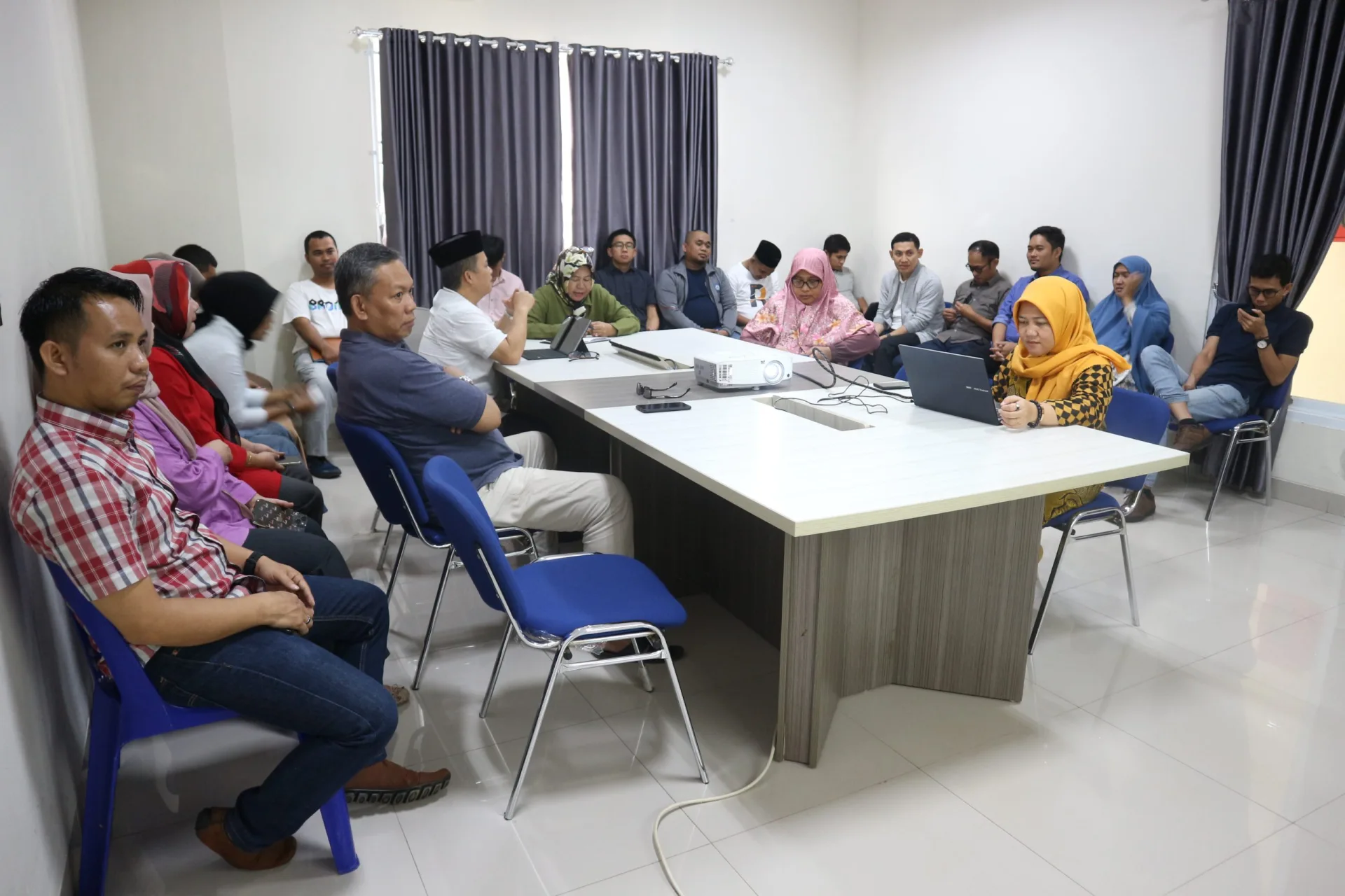 FUAD UIN Palopo Gelar Rapat Persiapan Audit Mutu Internal, Tekankan Kesiapan Borang Akreditasi dan Kurikulum OB