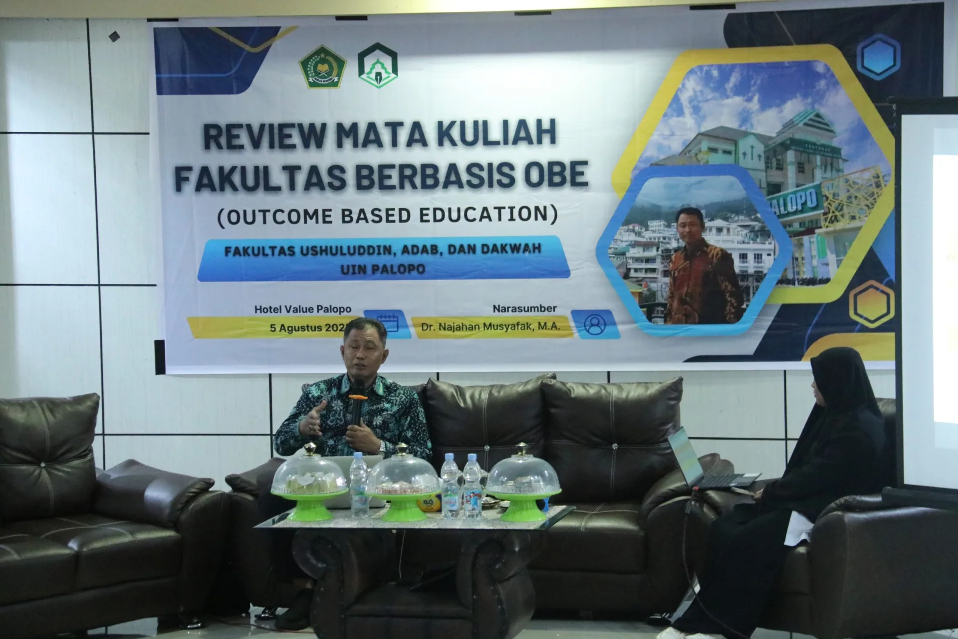 FUAD UIN Palopo Lanjutkan Evaluasi dengan Review Mata Kuliah Berbasis OBE Bersama Dr. Najahan Musyafak