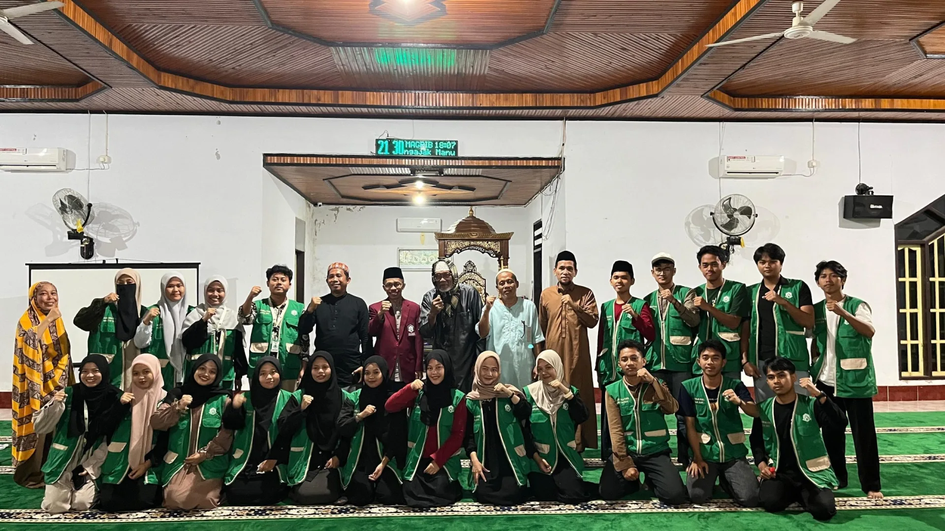 Lanjutan Pengabdian Masyarakat, Dr. H.M. Zuhri Abu Nawas Gelar Pelatihan Pengurusan Jenazah di Desa Batu Putih